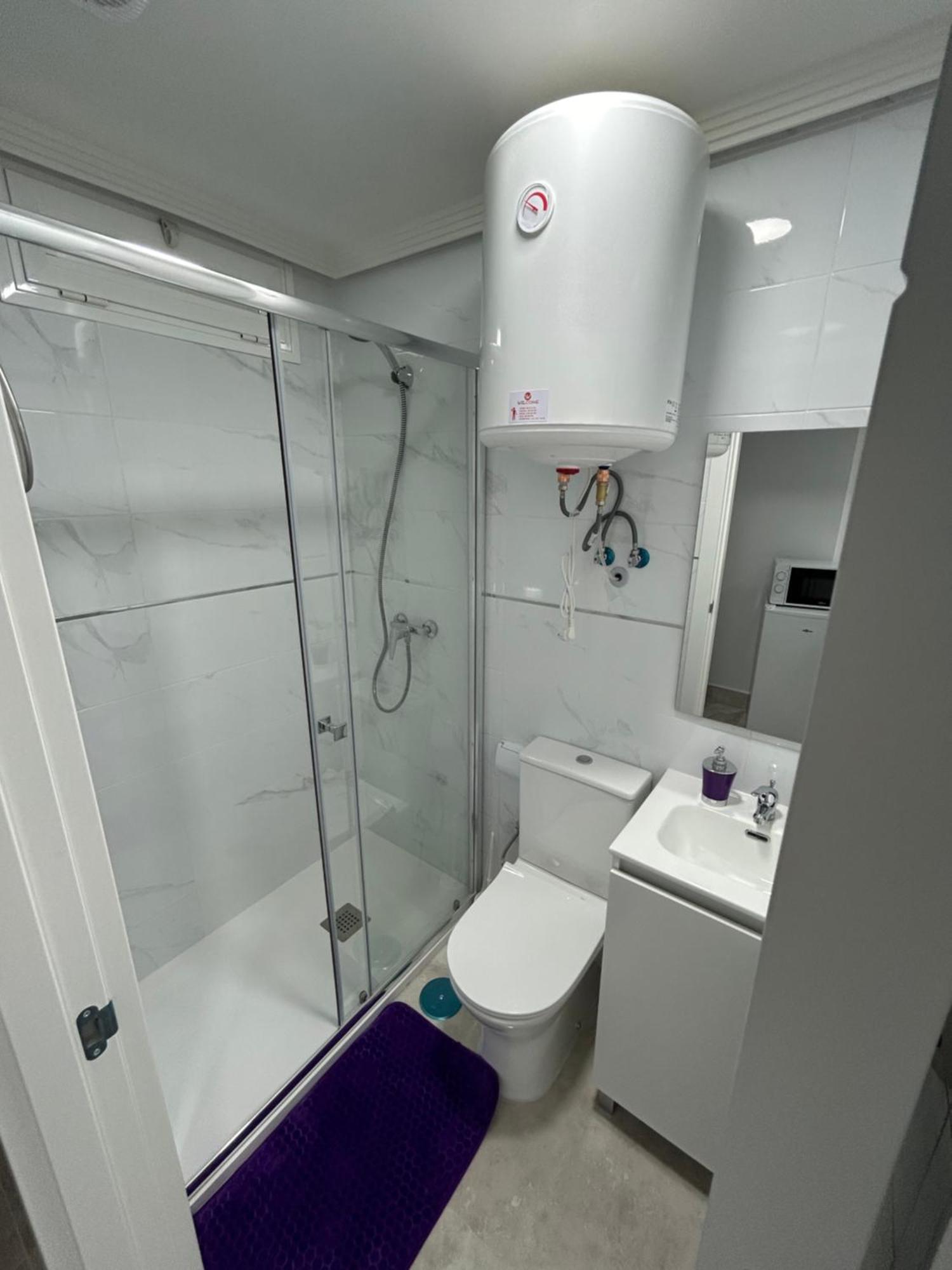 Habitaciones Doble Con Bano Privado En El Centro De Madrid Exterior foto