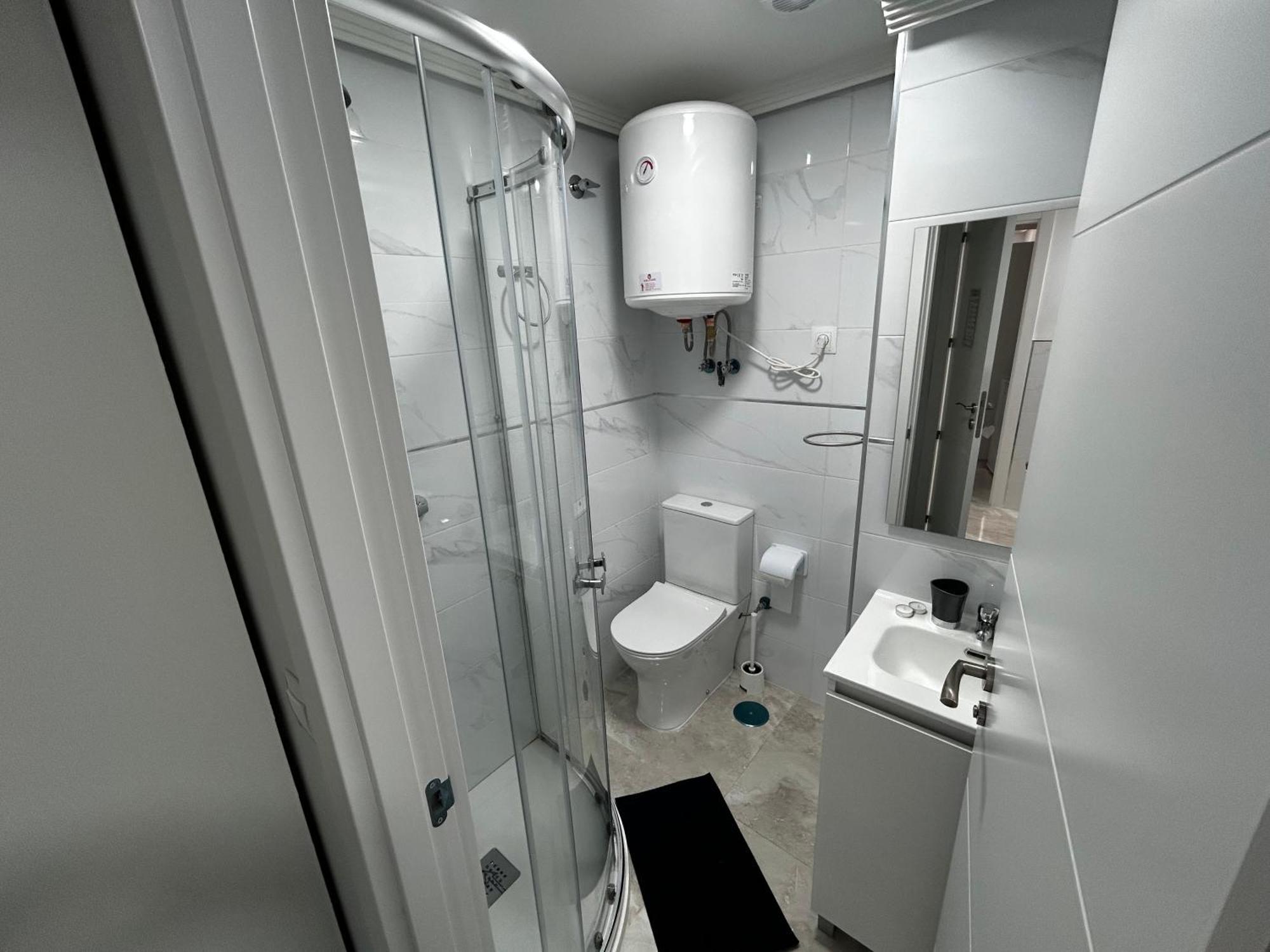 Habitaciones Doble Con Bano Privado En El Centro De Madrid Exterior foto