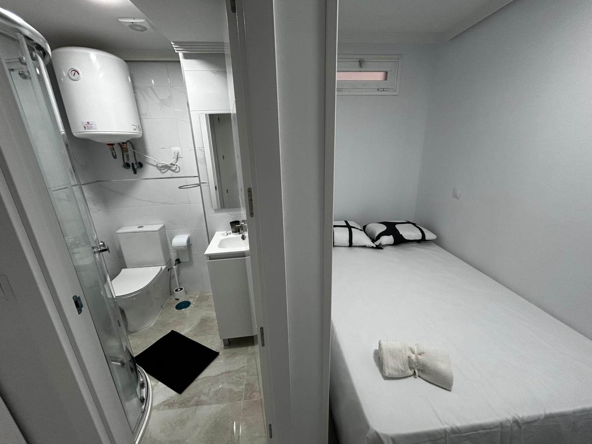 Habitaciones Doble Con Bano Privado En El Centro De Madrid Exterior foto