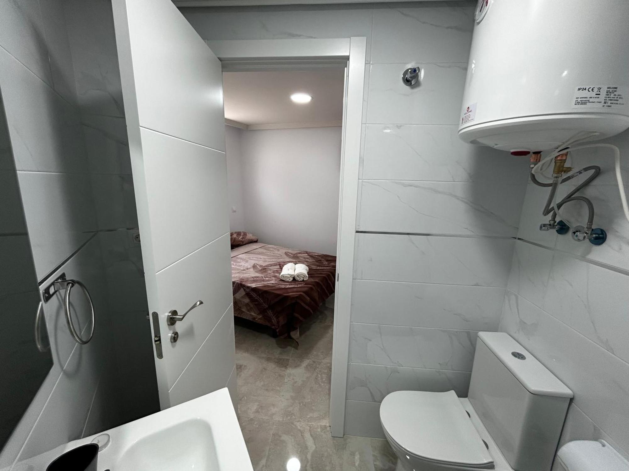 Habitaciones Doble Con Bano Privado En El Centro De Madrid Exterior foto