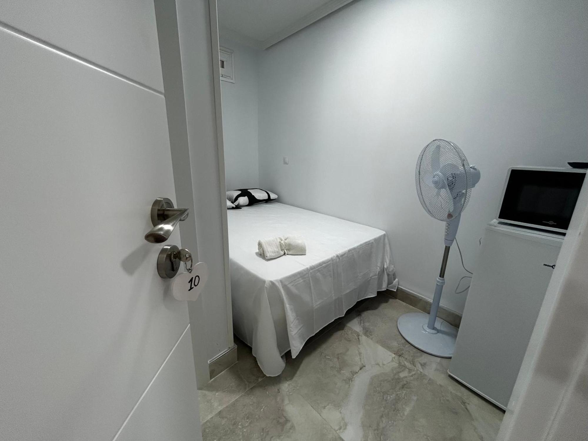 Habitaciones Doble Con Bano Privado En El Centro De Madrid Exterior foto