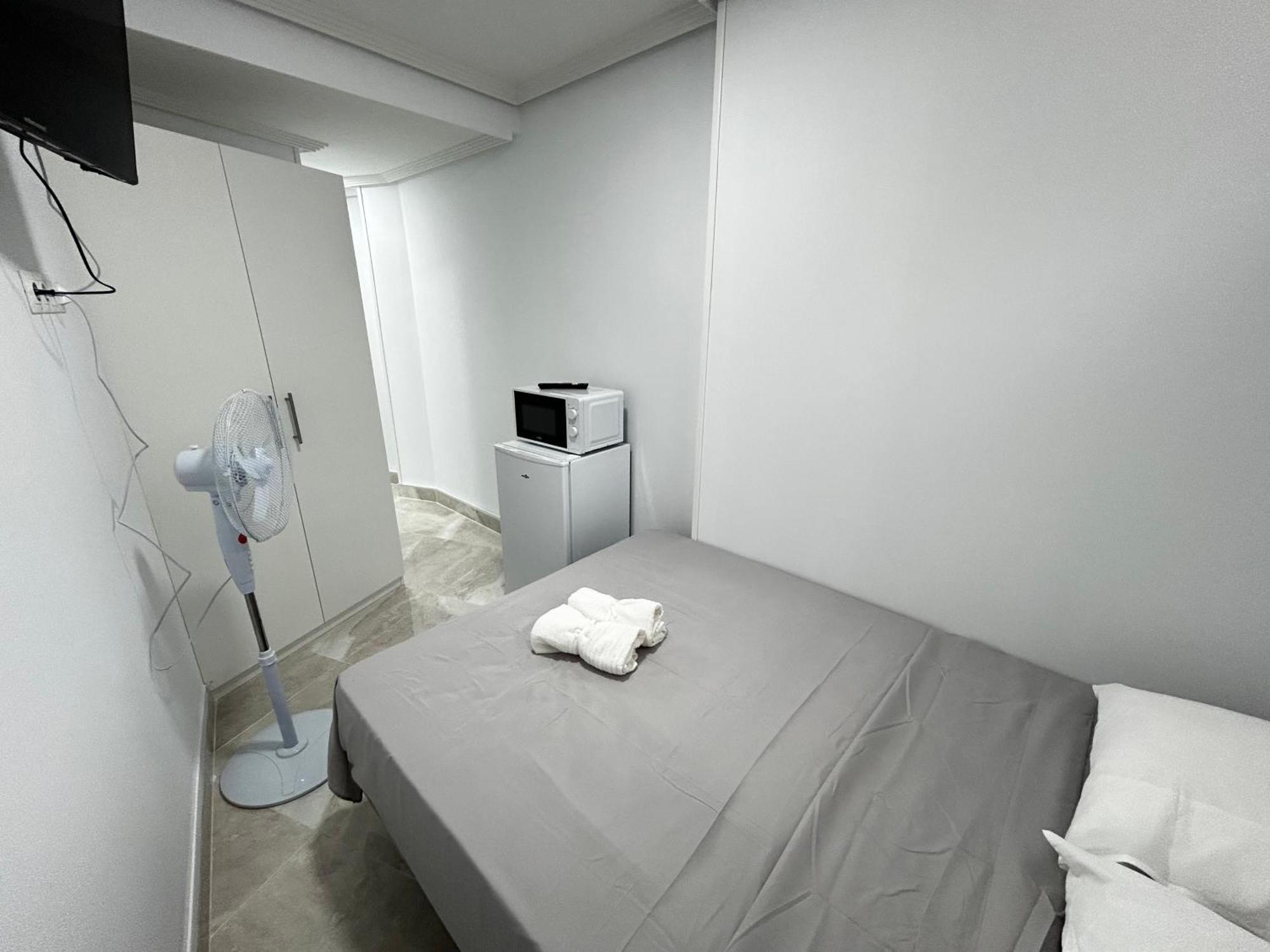 Habitaciones Doble Con Bano Privado En El Centro De Madrid Exterior foto