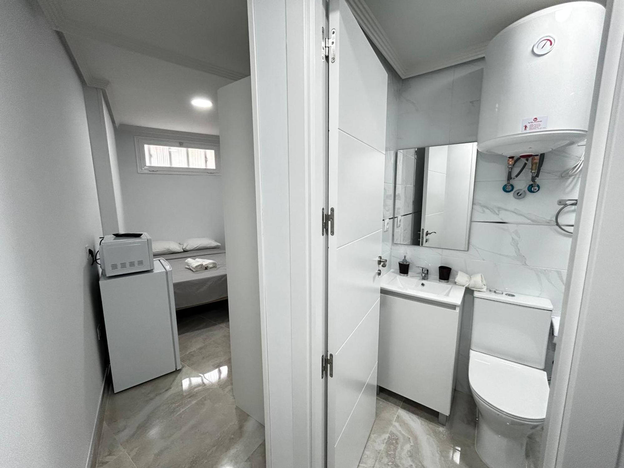 Habitaciones Doble Con Bano Privado En El Centro De Madrid Exterior foto