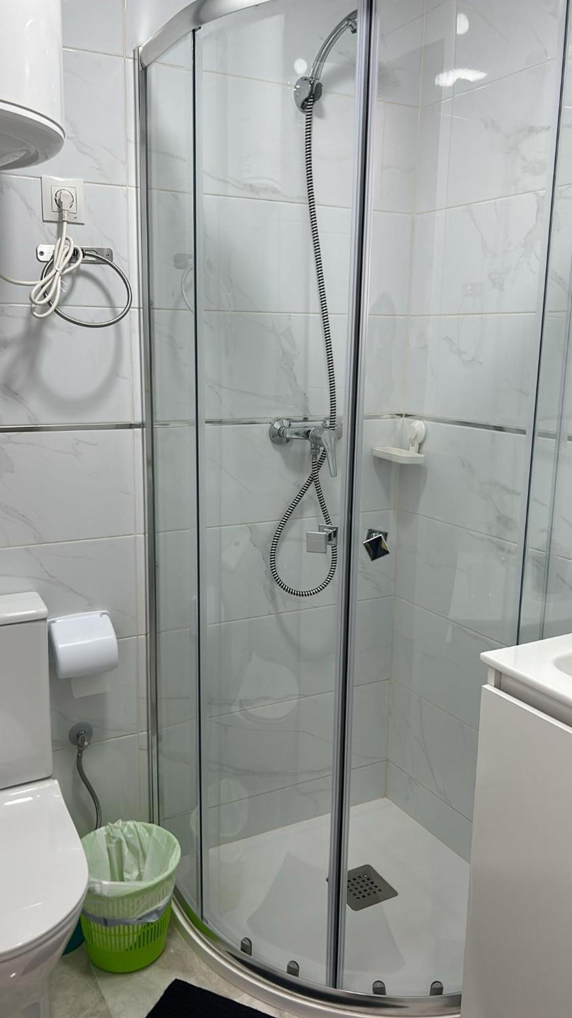 Habitaciones Doble Con Bano Privado En El Centro De Madrid Exterior foto