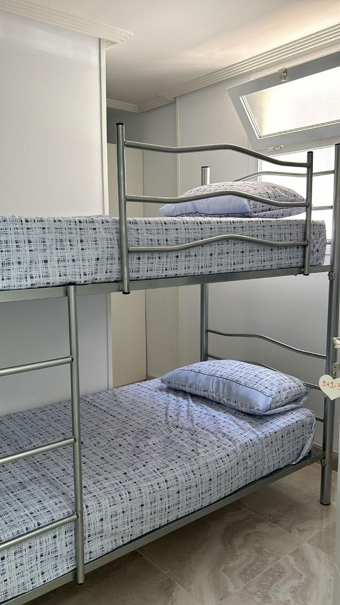 Habitaciones Doble Con Bano Privado En El Centro De Madrid Exterior foto