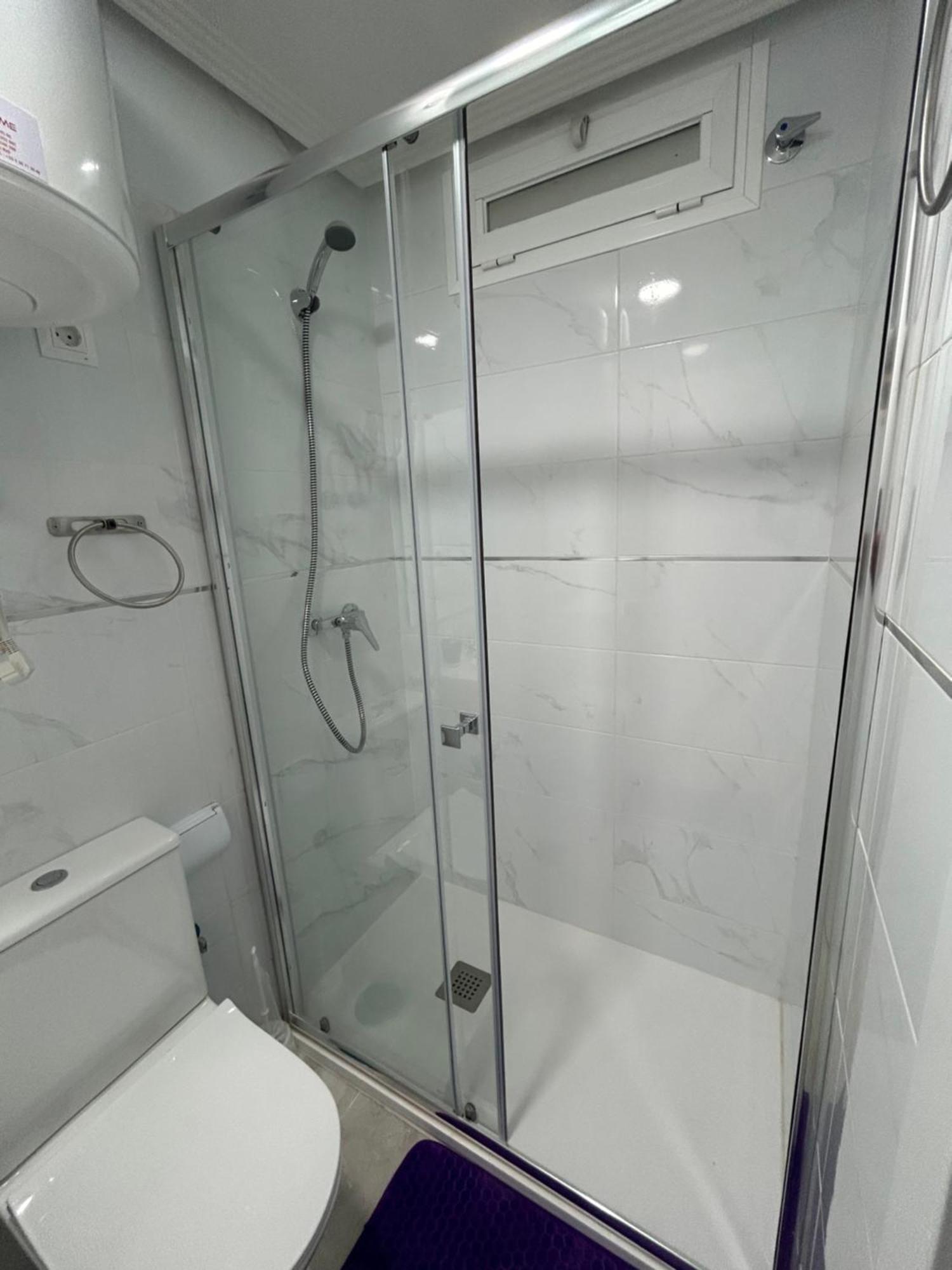Habitaciones Doble Con Bano Privado En El Centro De Madrid Exterior foto