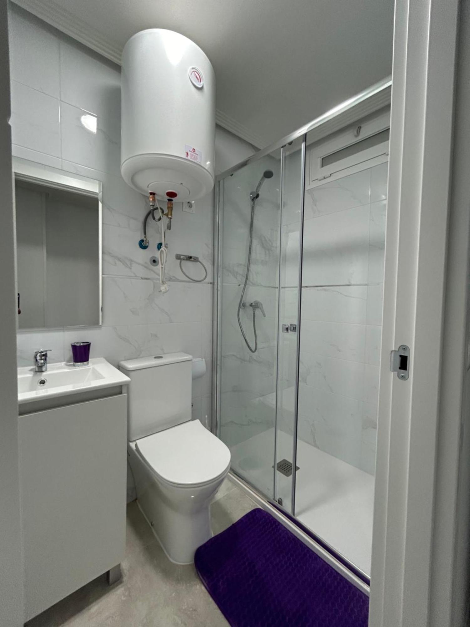Habitaciones Doble Con Bano Privado En El Centro De Madrid Exterior foto